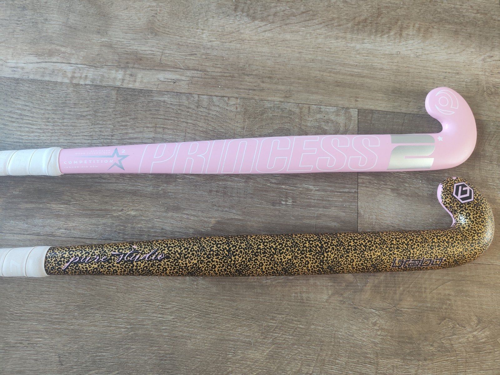 2 bijna ongebruikte meisjes hockey sticks, Ophalen, Zo goed als nieuw, Stick