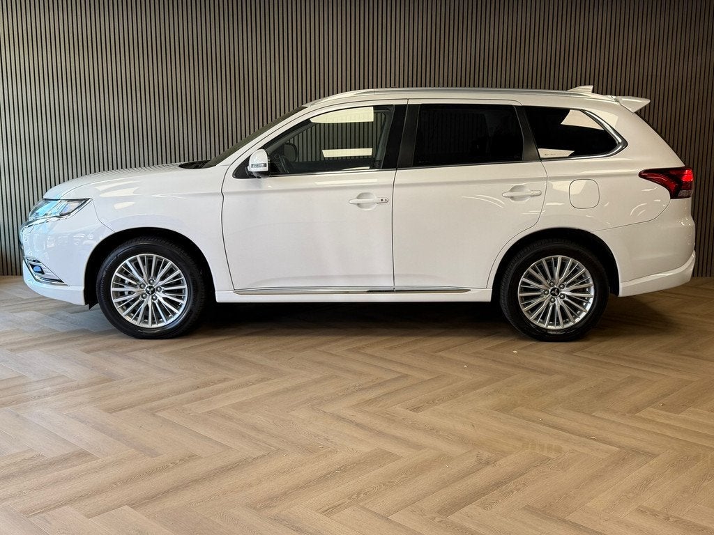 Mitsubishi Outlander 2.4 PHEV Intense+ AUT. PLUG-IN SCHUIFDA, Auto's, Mitsubishi, Automaat, 135 pk, Euro 6, 4 cilinders