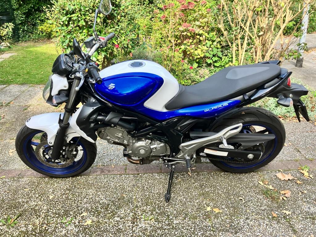Suzuki Gladius ABS 2015 - 14.300 km - nieuwe banden/accu, 2 cilinders, Occasion, Motorrijbewijs A, Particulier