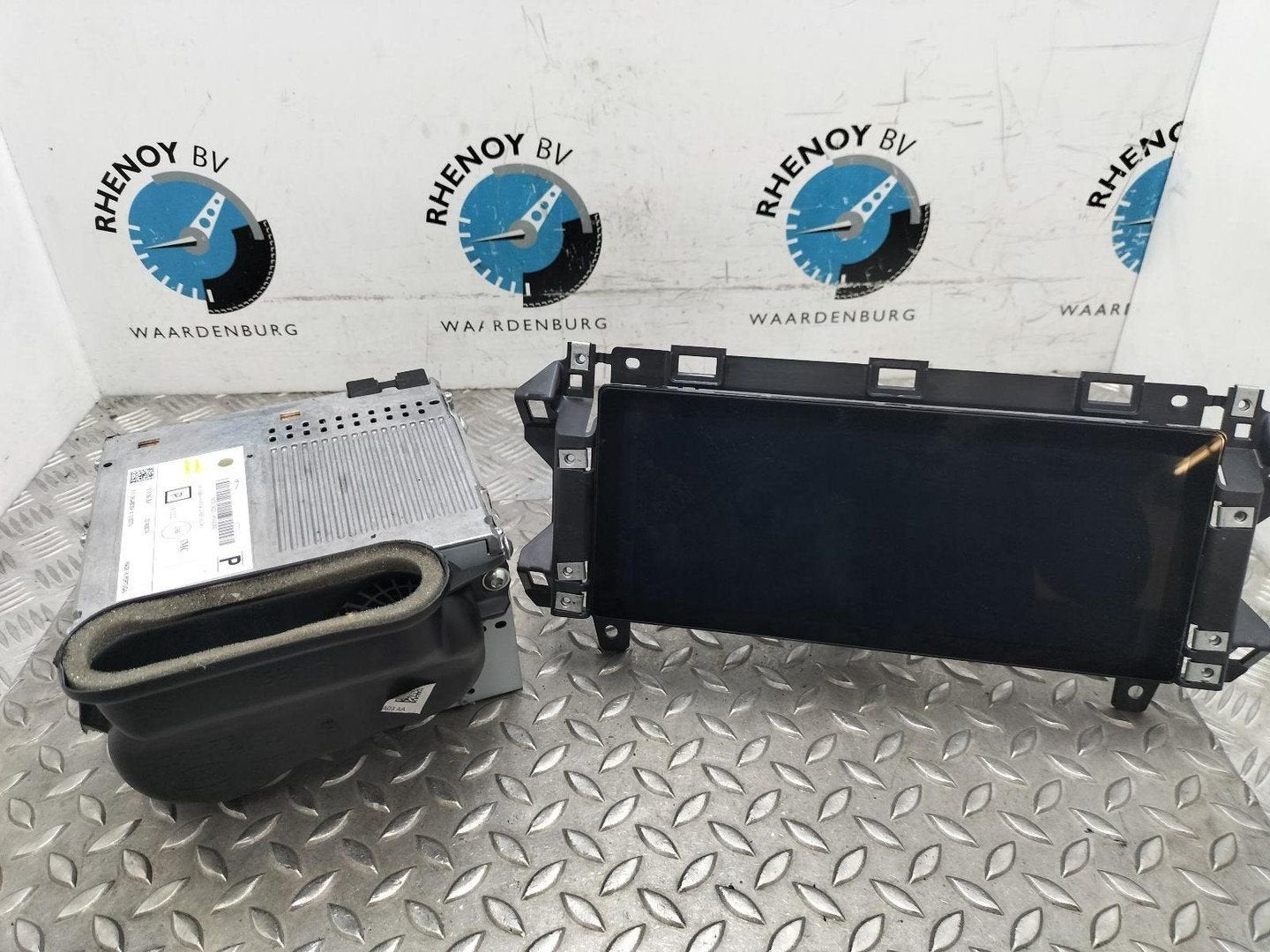 LANDROVER DISCOVERY SPORT L550 PHEV NAVIGATIE 2019, Ophalen of Verzenden, Gebruikt, Stiba lid