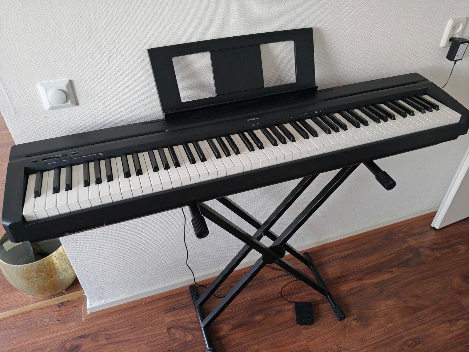 Yamaha P-45 digitale piano met standaard en pedaal, Ophalen, Zwart, Digitaal, Zo goed als nieuw
