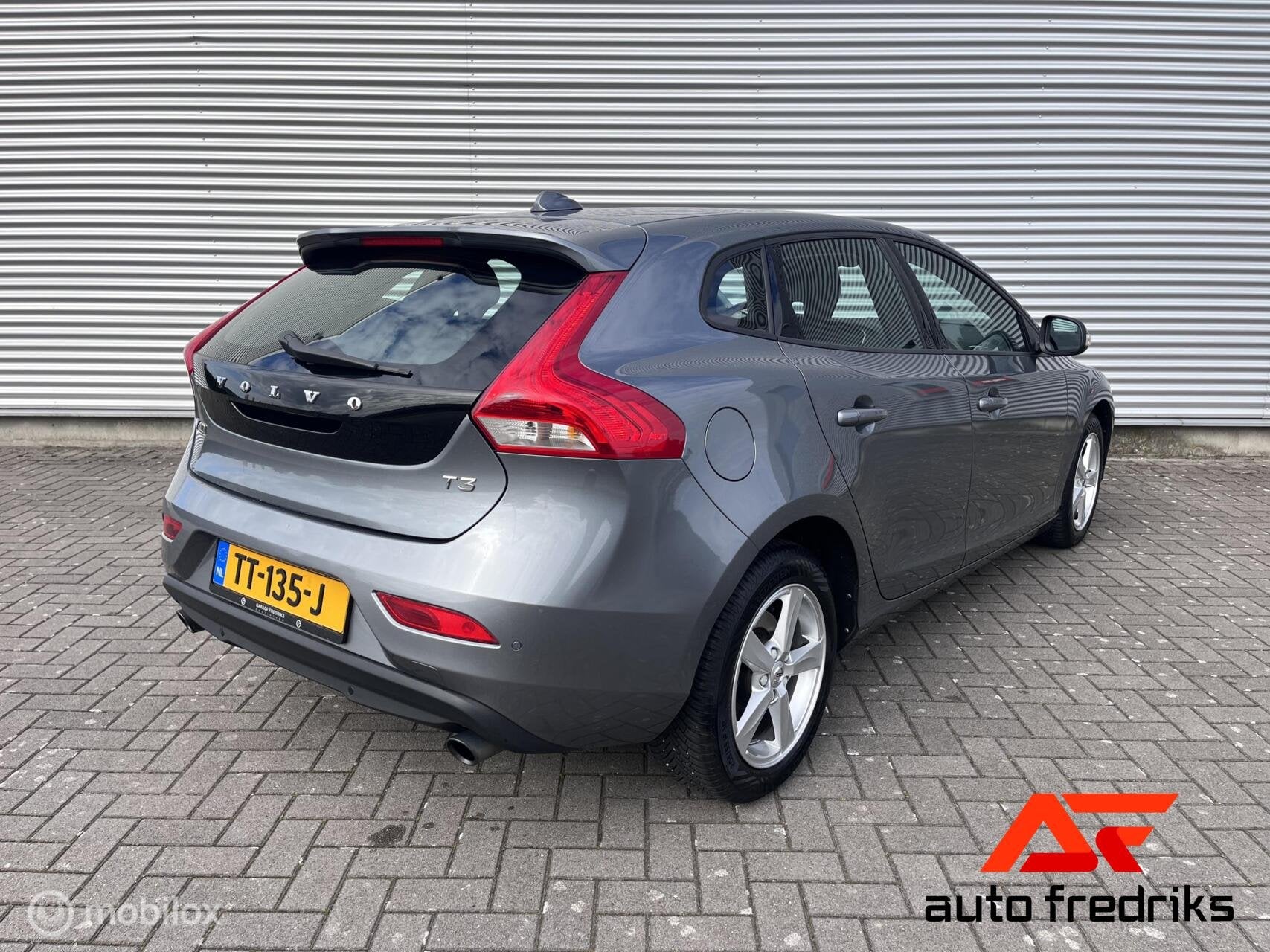 Volvo V40 1.5 T3 Nordic+ | Stoelverwarming | Automaat |, Euro 6, 4 cilinders, 700 kg, Bedrijf