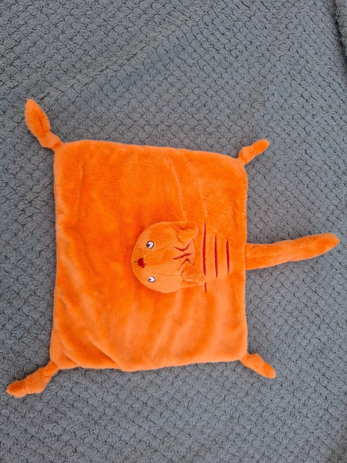 Oranje tutteldoekje met rammelend kattenhoofd, Ophalen of Verzenden, Gebruikt, Overige typen, Met geluid