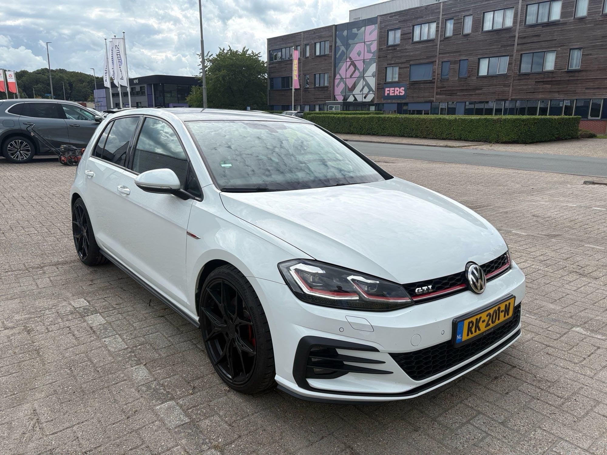 Volkswagen Golf 2.0 TSI GTI 230pk | Stoelverwarming | Adapti, Stof, Gebruikt, 4 cilinders, Wit