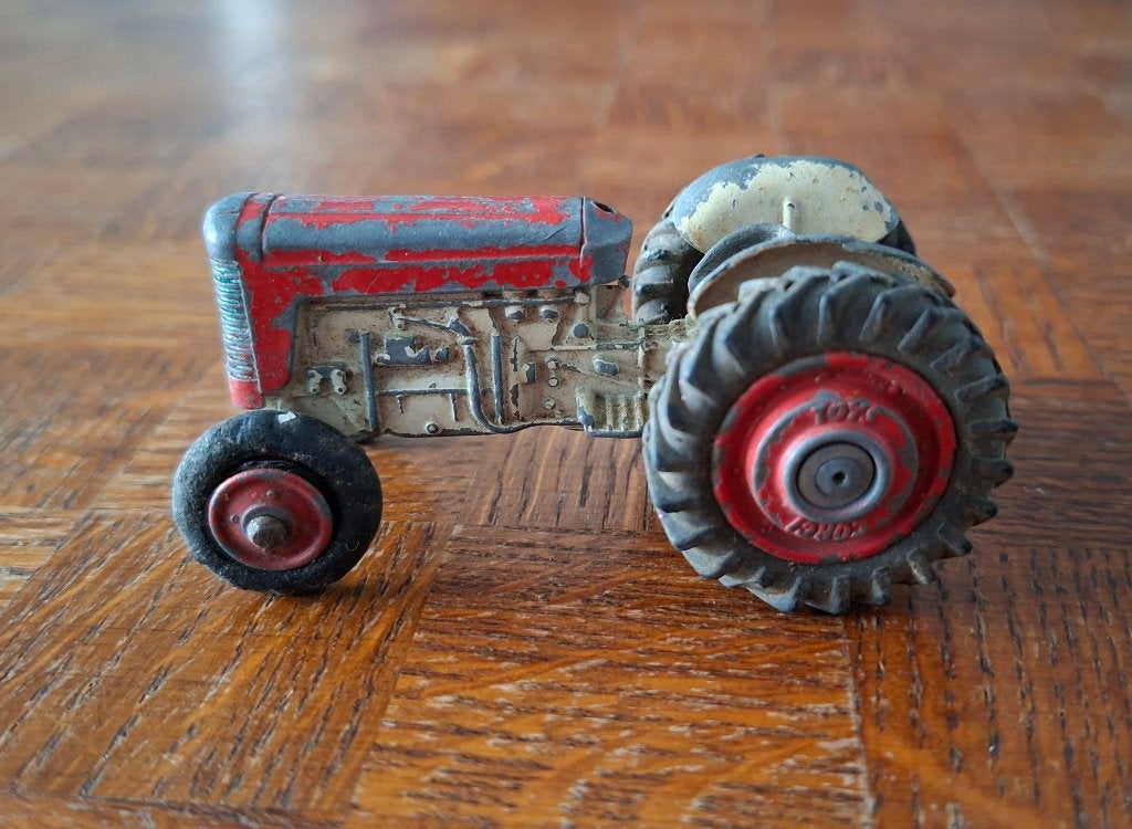 Corgi toys Massey Ferguson 65 tractor, Ophalen of Verzenden, Gebruikt, Tractor of Landbouw, Corgi
