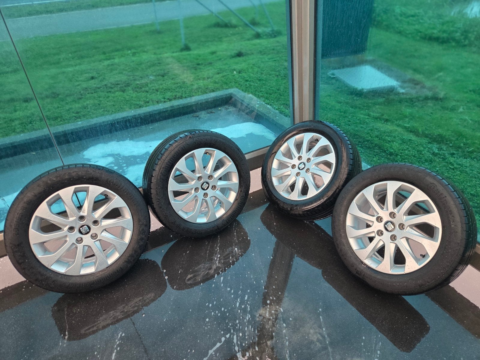 Set velgen Seat 5x112 Naaf 57.1         Met Banden 6mm, Auto-onderdelen, Ophalen, 16 inch, Banden en Velgen, 205 mm