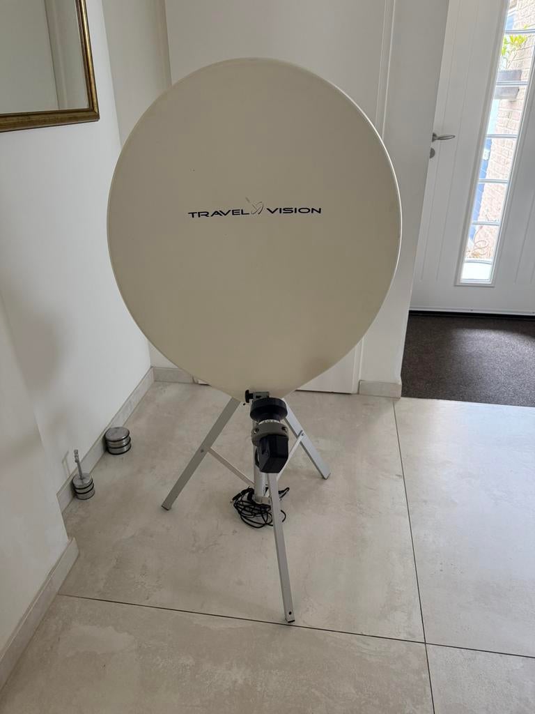 Travel Vision schotelantenne R7 65 cm volautomatisch, Ophalen, Gebruikt, (Schotel)antenne, Overige merken