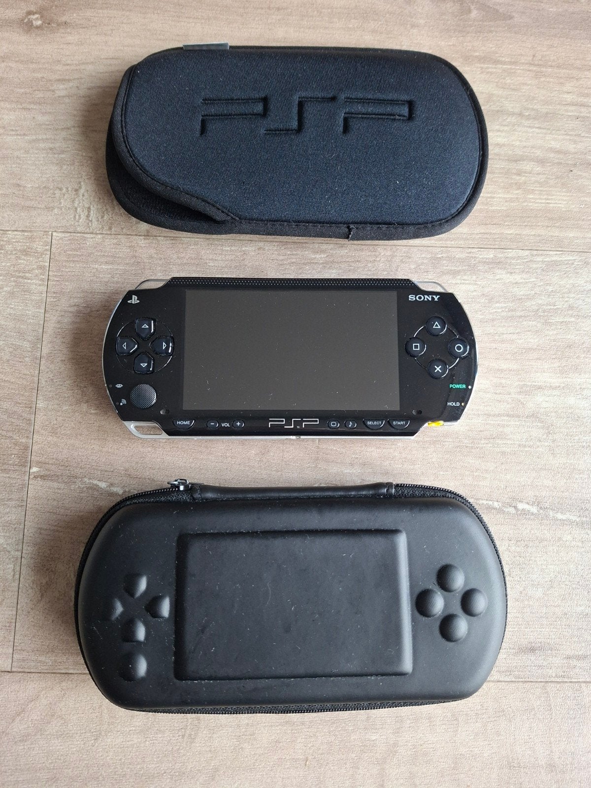 Sony PSP Value Pack met 2 spellen en 32MB, Met games, Zwart, Ophalen of Verzenden, Zo goed als nieuw