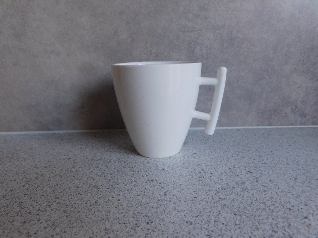 Mok 8x7 cm. O Wit Sam & Squito, Overige merken, Ophalen of Verzenden, Zo goed als nieuw, Overige stijlen