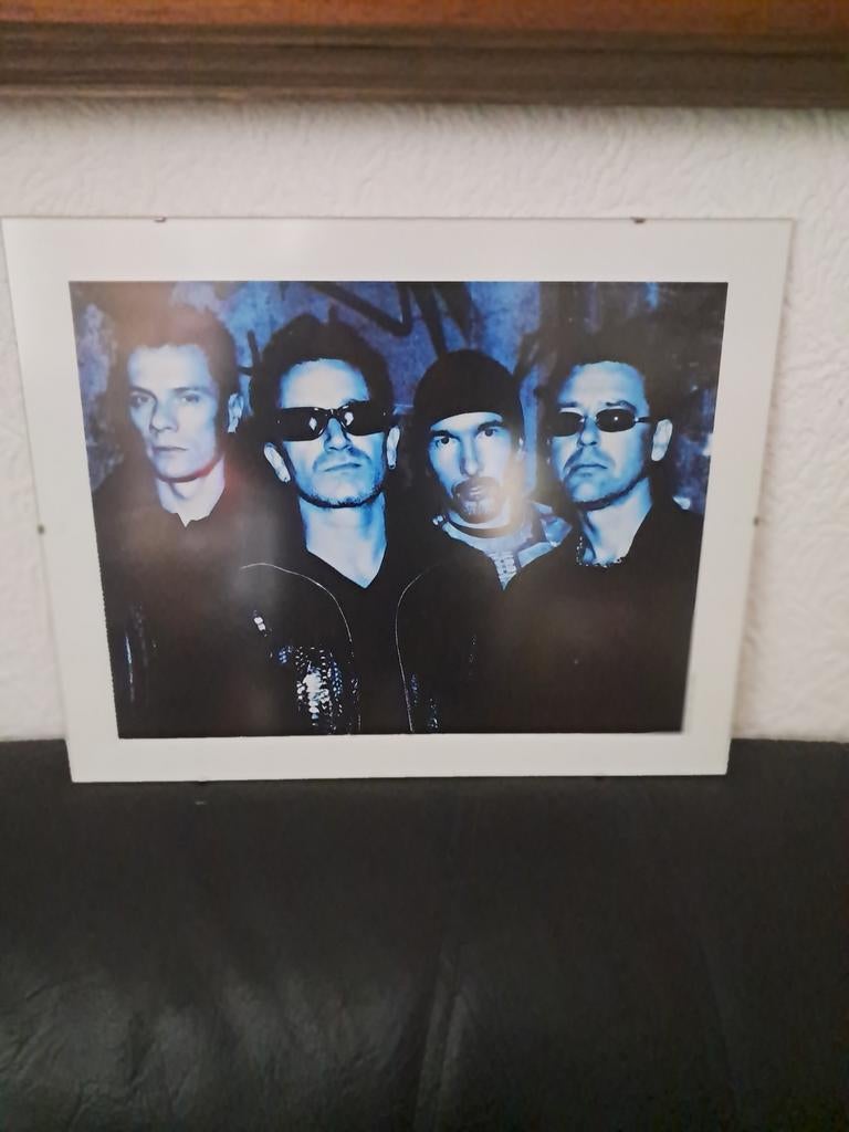 U2 foto Anton Corbijn - Mooi ingelijst (50x40 cm), Ophalen of Verzenden