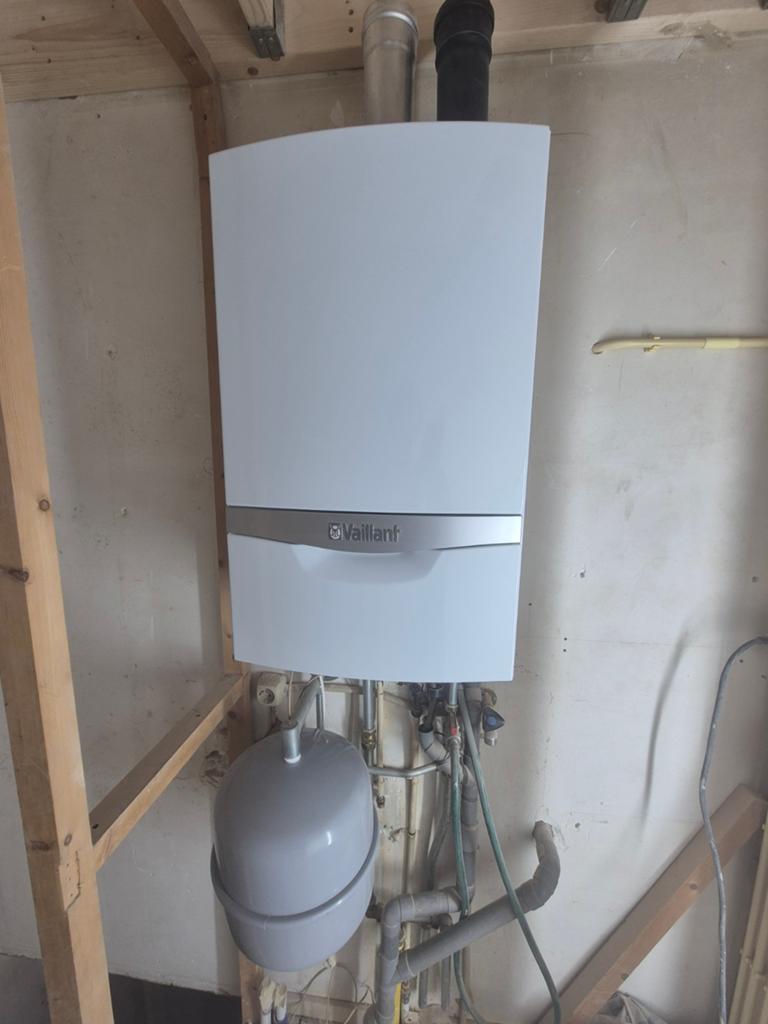 Vaillant ecoTEC plus VHR NL 25-30/5-5 L R6 CV-ketel, Ophalen, Gebruikt, Geiser, 6 t/m 10 jaar oud