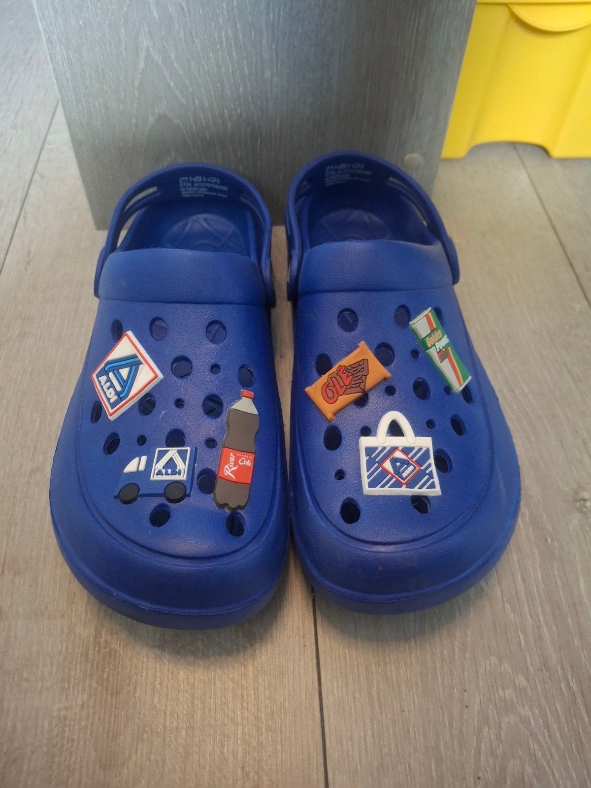 Aldi Crocs met Jibbitz - Maat 39, Aldi, Jongen of Meisje, Overige typen, Nieuw
