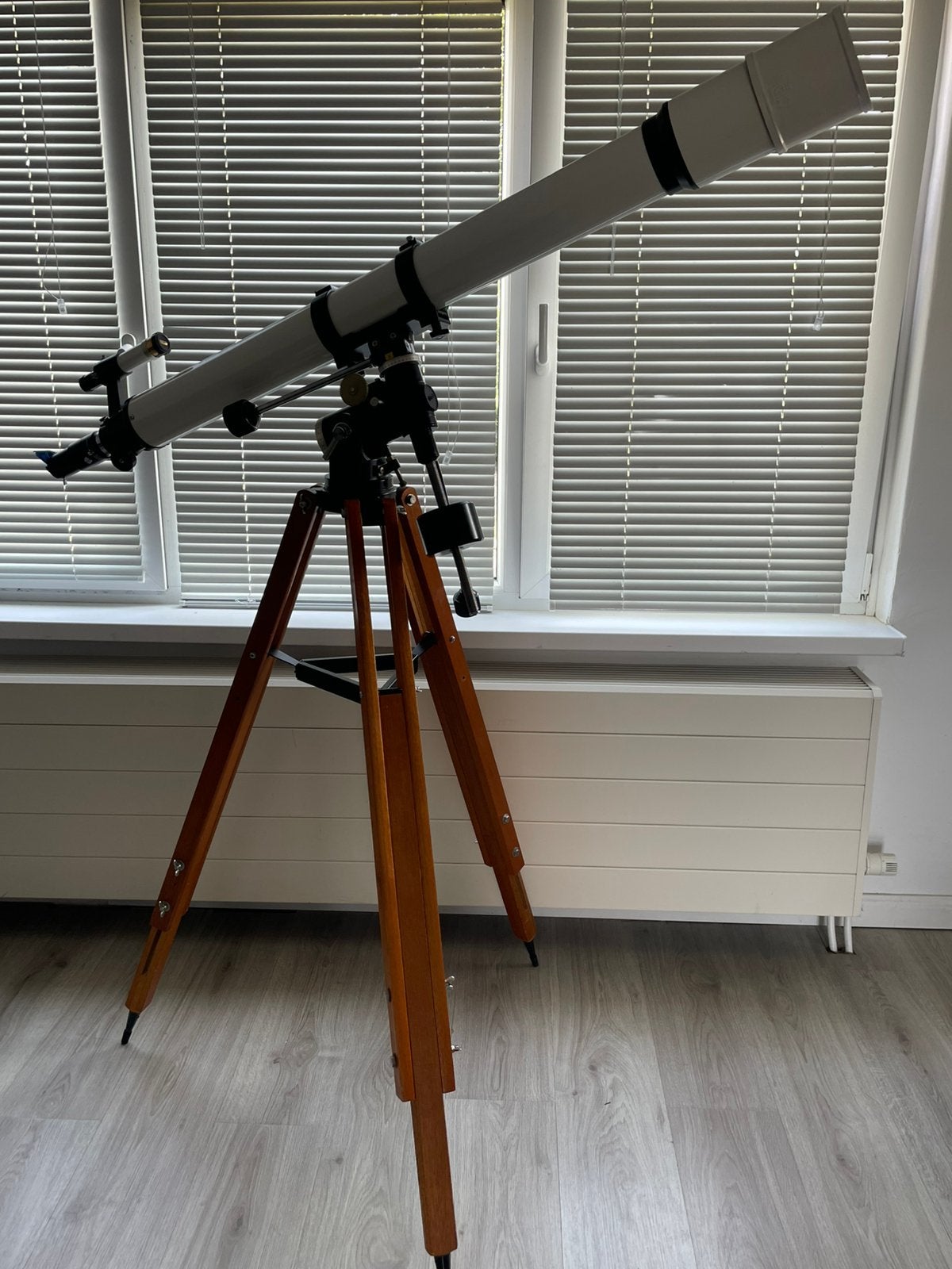 Vixen 80/1200Telescoop montering + accessoires + MMD-3 motor, Ophalen, Zo goed als nieuw, Minder dan 80 mm, Lenzentelescoop (refractor)