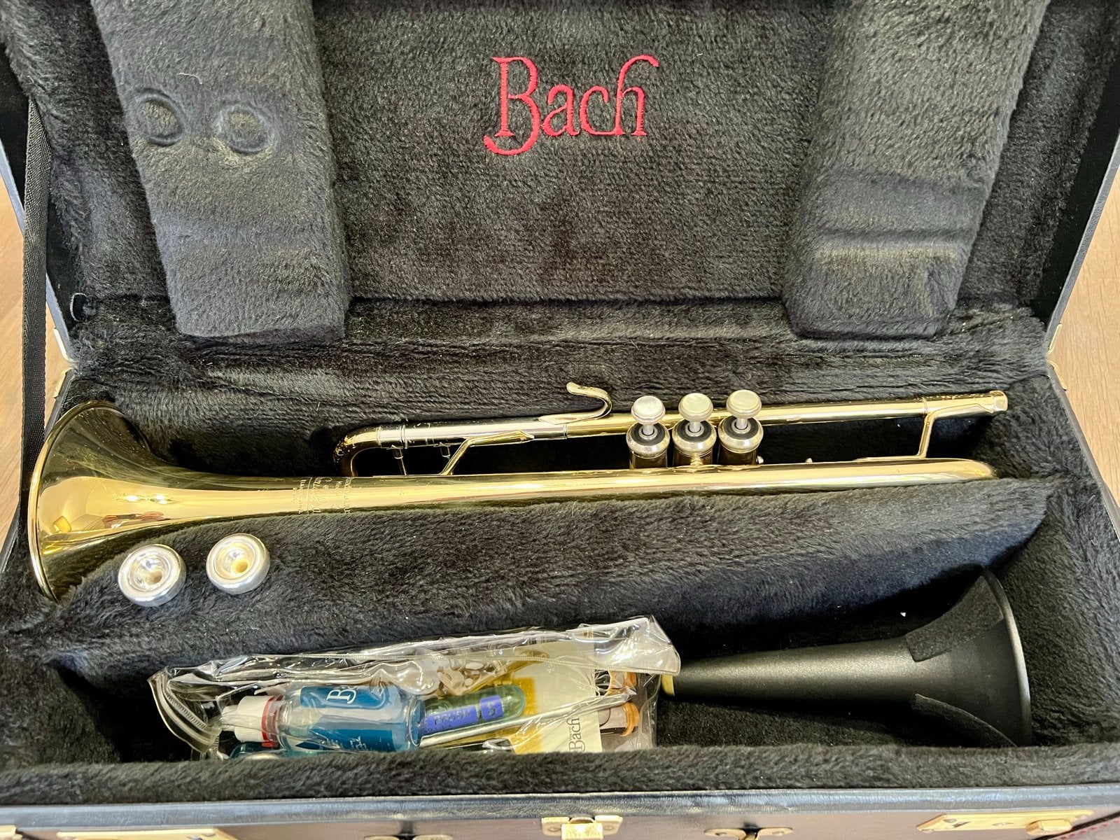 Vincent Bach Stradivarius Trompet (Bes) 37 ML (1991), Ophalen, Gebruikt, Bes-trompet, Met koffer