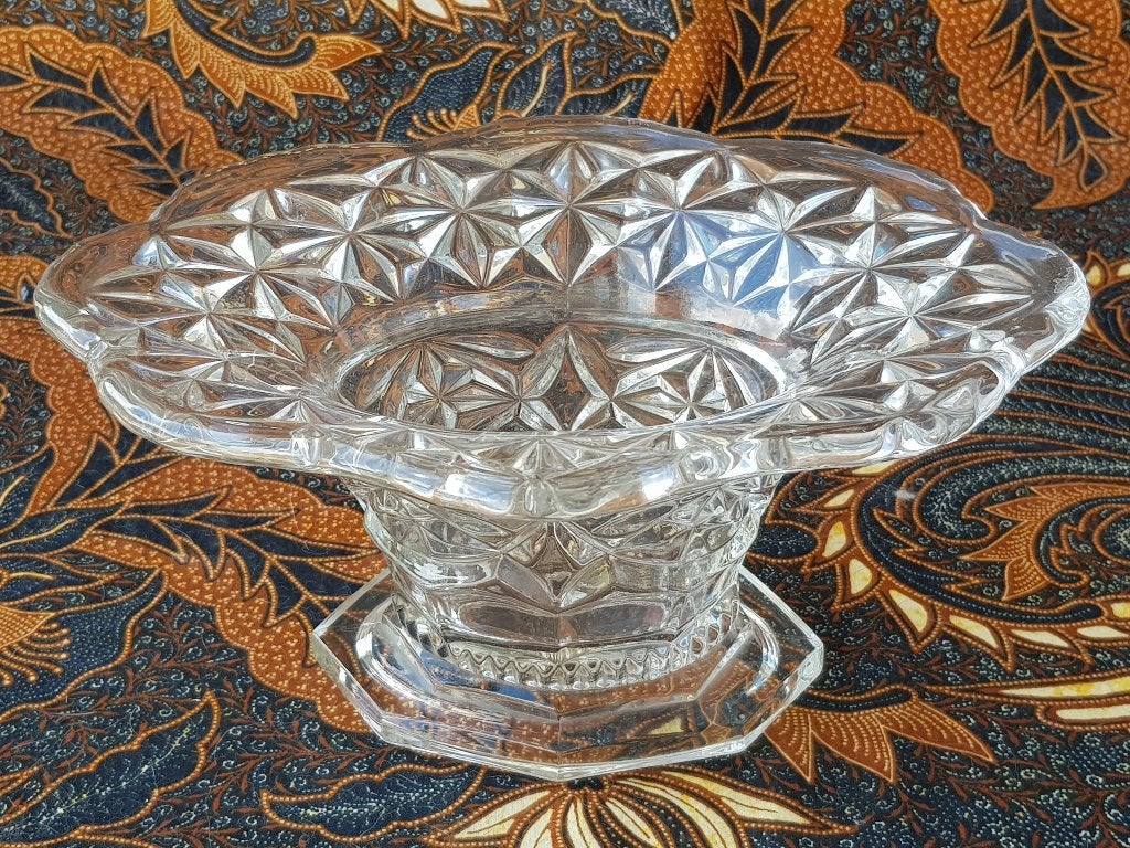 Mooie antieke vaas uit Engeland van glas 24 cm. uit 1920., Antiek en Kunst, Antiek | Vazen, Ophalen of Verzenden
