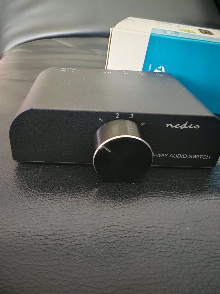Nedis Analoge Audio Switch Box - 4-weg RCA/3.5mm, Ophalen of Verzenden