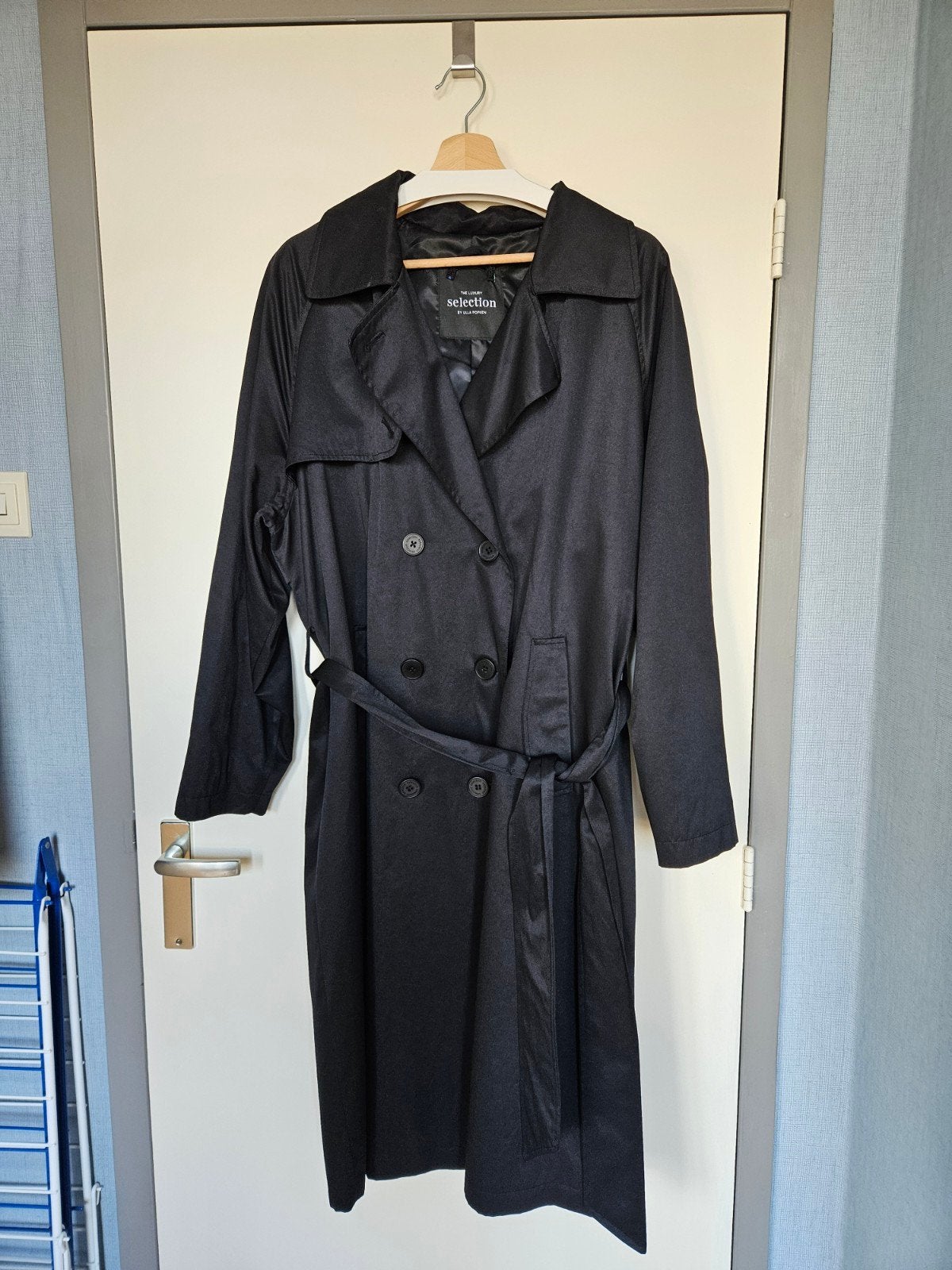 Lange zwarte trenchcoat maat 52, Zwart, Maat 46/48 (XL) of groter, Ulla Popken, Ophalen of Verzenden