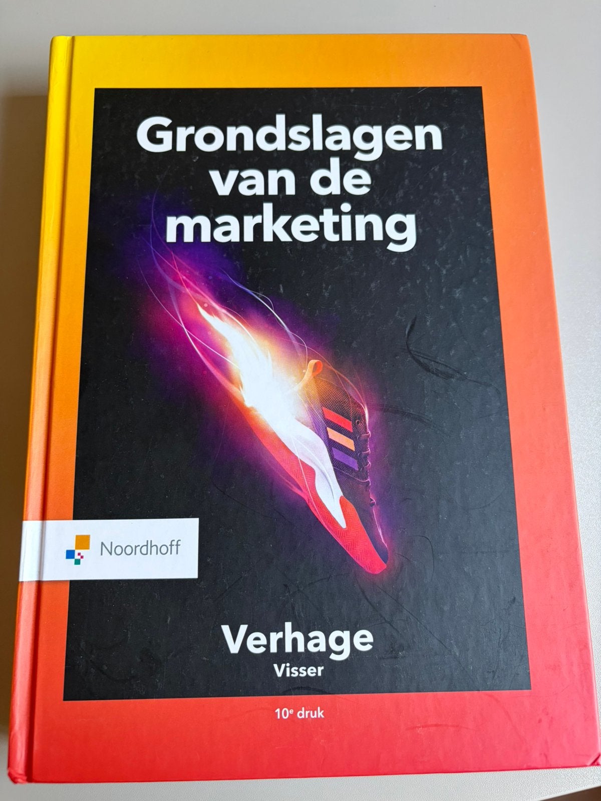 Grondslagen van de marketing - Verhage en Visser, 10e druk, Ophalen of Verzenden, Zo goed als nieuw, Economie en Marketing