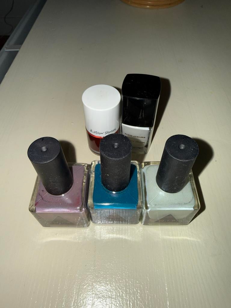 Nagellak van & Other Stories en Urban Outfitters, Ophalen of Verzenden, Zo goed als nieuw, Overige typen