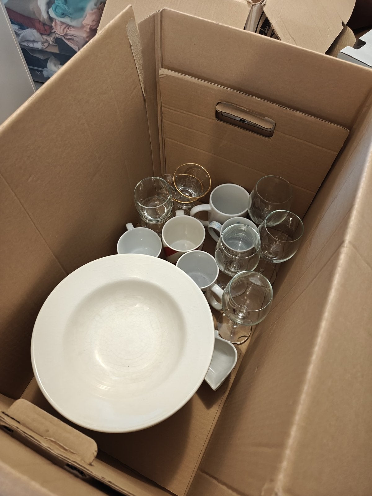 servies - gratis af te halen, Huis en Inrichting, Keuken | Servies, Ophalen, Gebruikt, Glas, Bord(en)