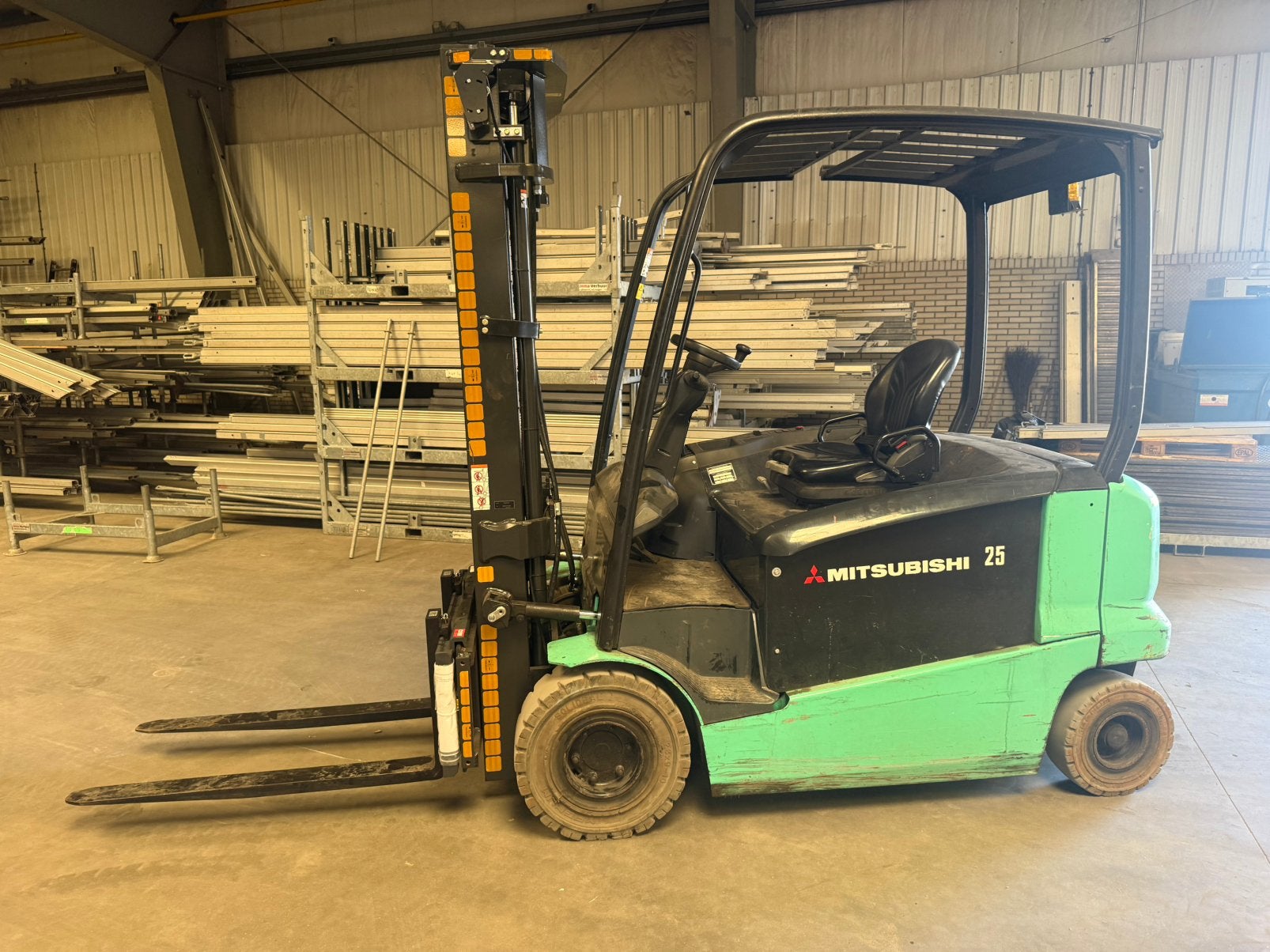 Mitsubishi heftruck 2.5t FB25N 2017 80v! Weinig uren, Ophalen, Info@logisnext.eu, Hospitaaldreef 29, Mitsubishi
