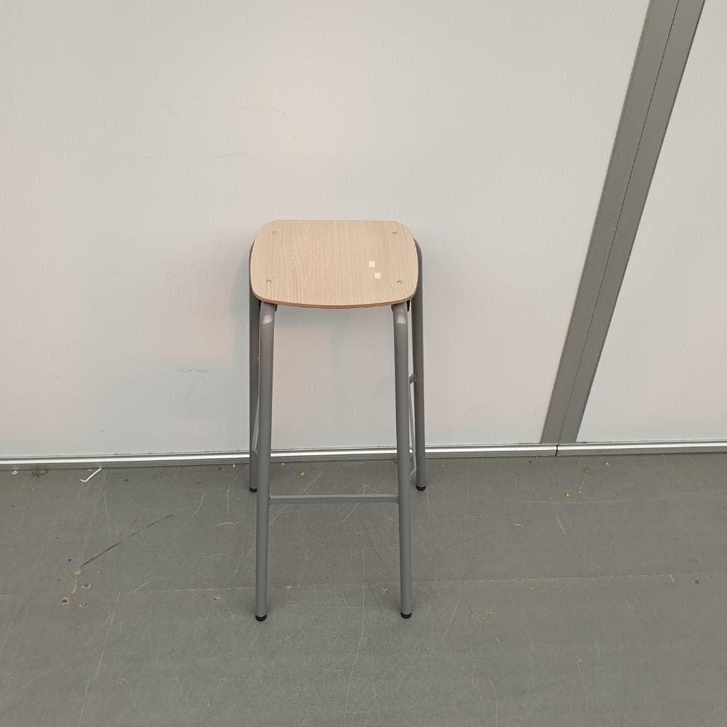 Hoge kruk - 84 cm zithoogte, Ophalen, Met voetsteun, 60 tot 90 cm, Gebruikt