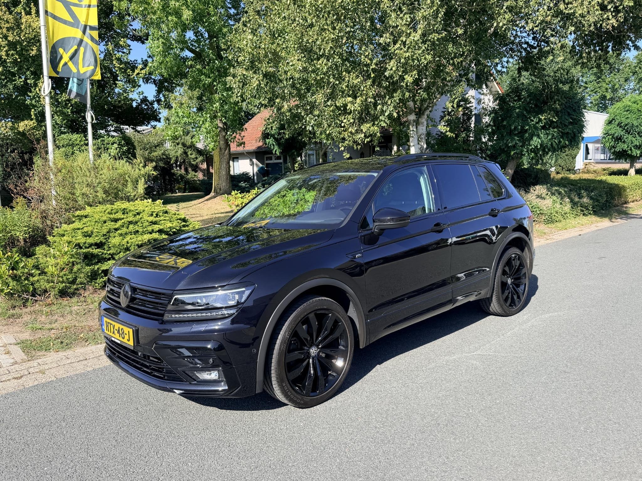 Volkswagen Tiguan 2.0 TSI 4Motion 220PK DSG R-Line•Pano•, Auto's, Gebruikt, 4 cilinders, 1984 cc, 2500 kg
