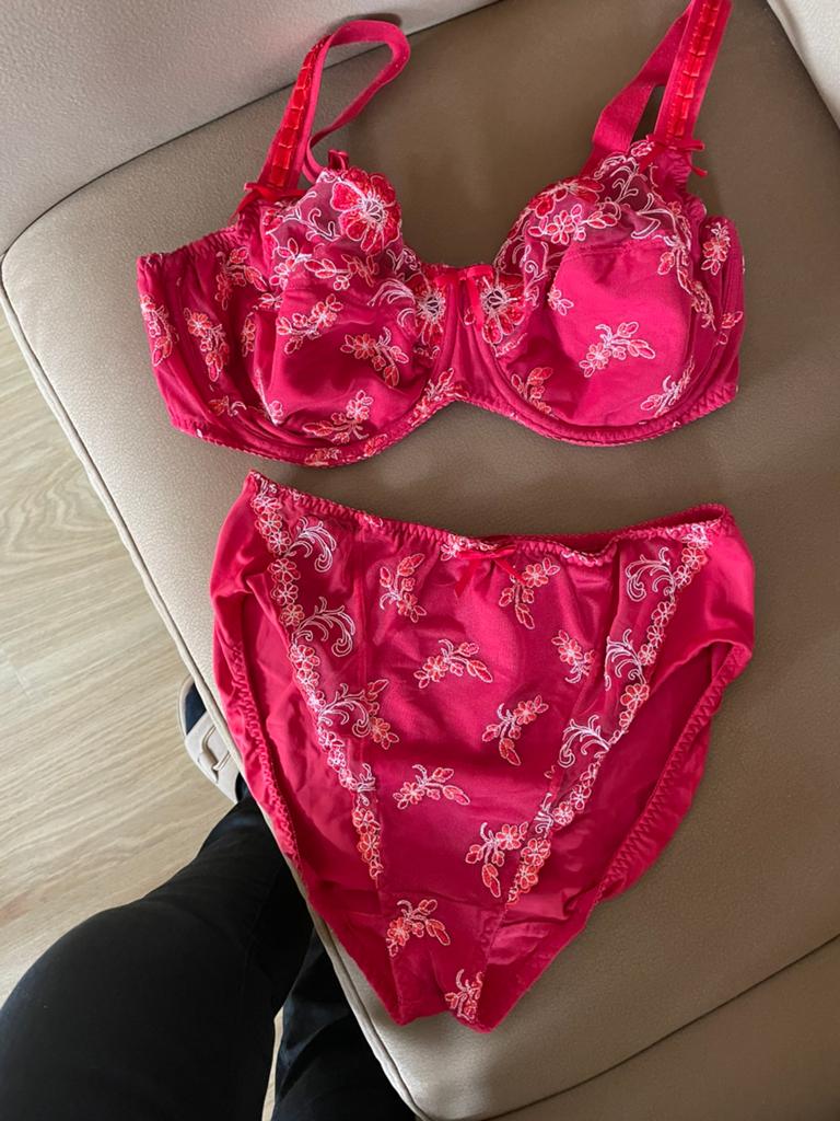 Primadonna setje rood met borduursel, Ophalen of Verzenden, Rood, Setje