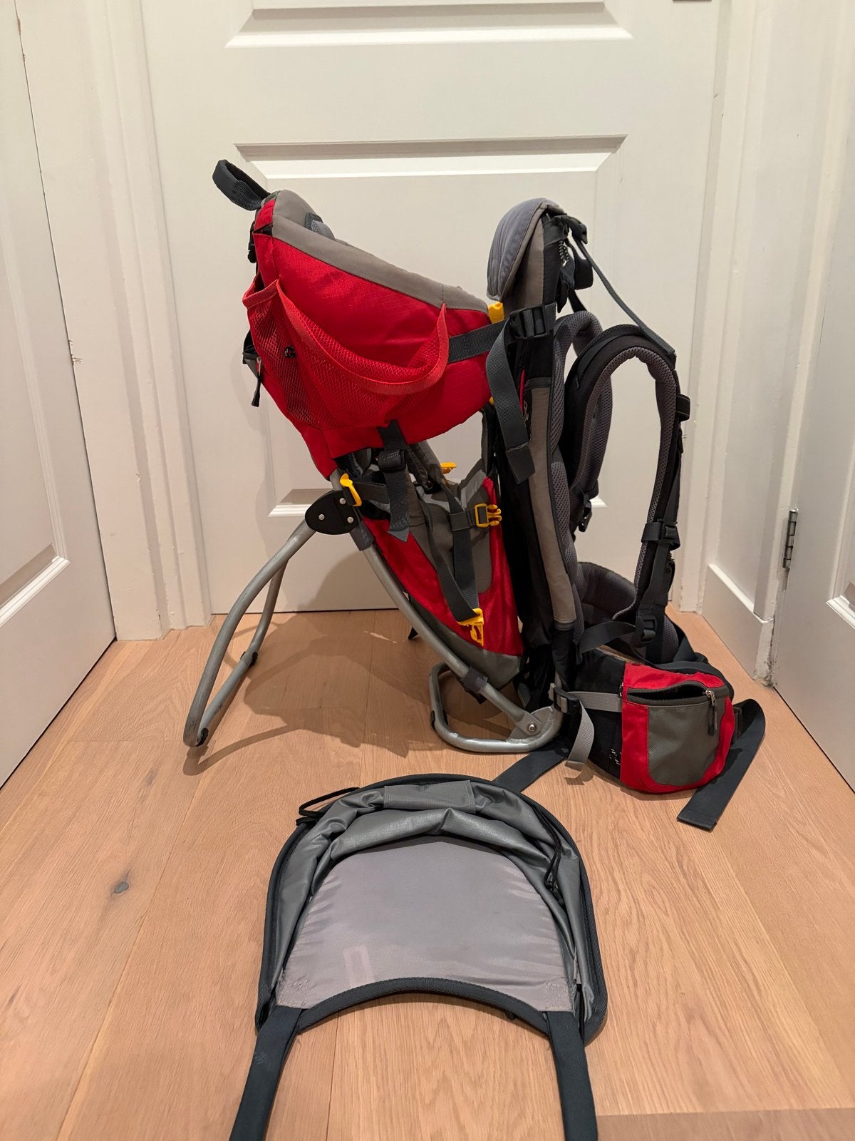 Deuter Kid Comfort II kinderdrager + zonnekap (rood), Kinderen en Baby's, Ophalen of Verzenden, Gebruikt, Rug, Harnas