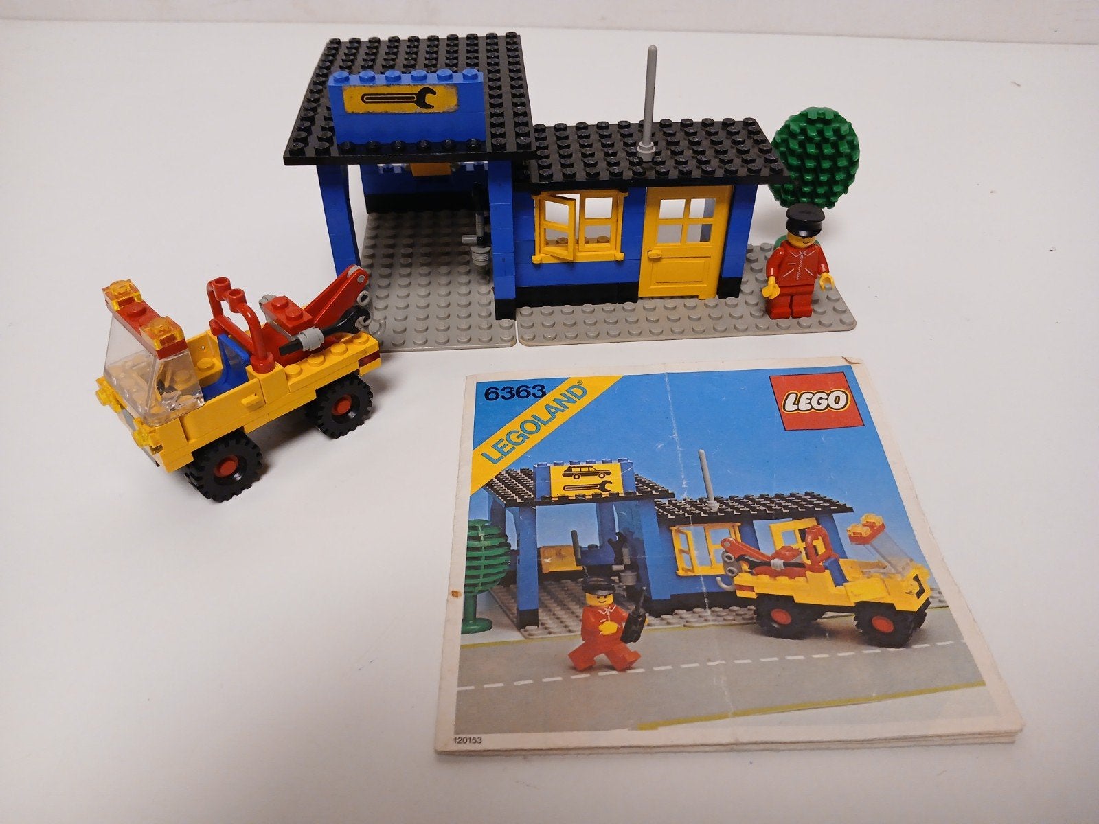 Vintage lego 6363 auto service station met boekje, Kinderen en Baby's, Speelgoed | Duplo en Lego, Ophalen of Verzenden