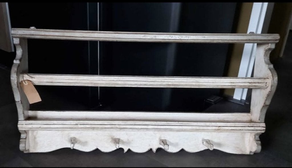 antiek wit bordenrek. breed 80 x hoog 41 x diep 12 cm., Ophalen