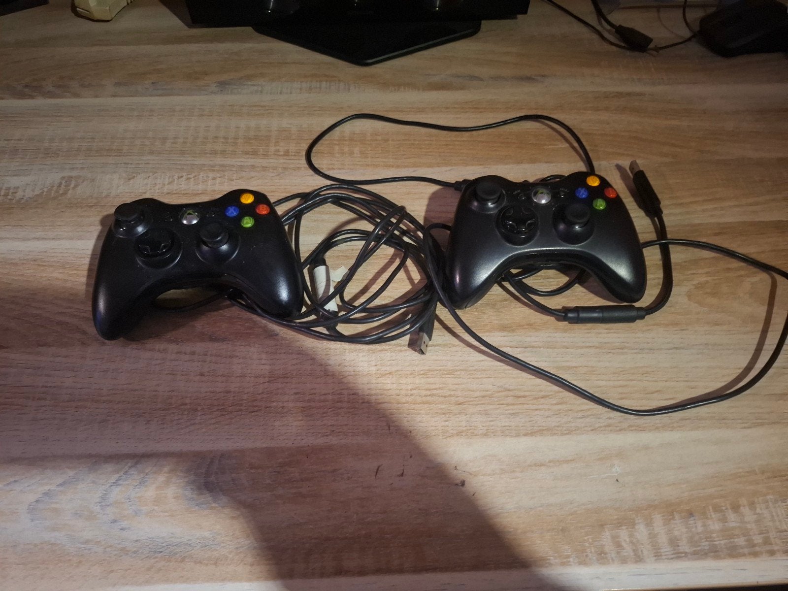 2x Xbox 360 Controllers (bedraad), Spelcomputers en Games, Ophalen of Verzenden, Gebruikt, Controller, Xbox 360