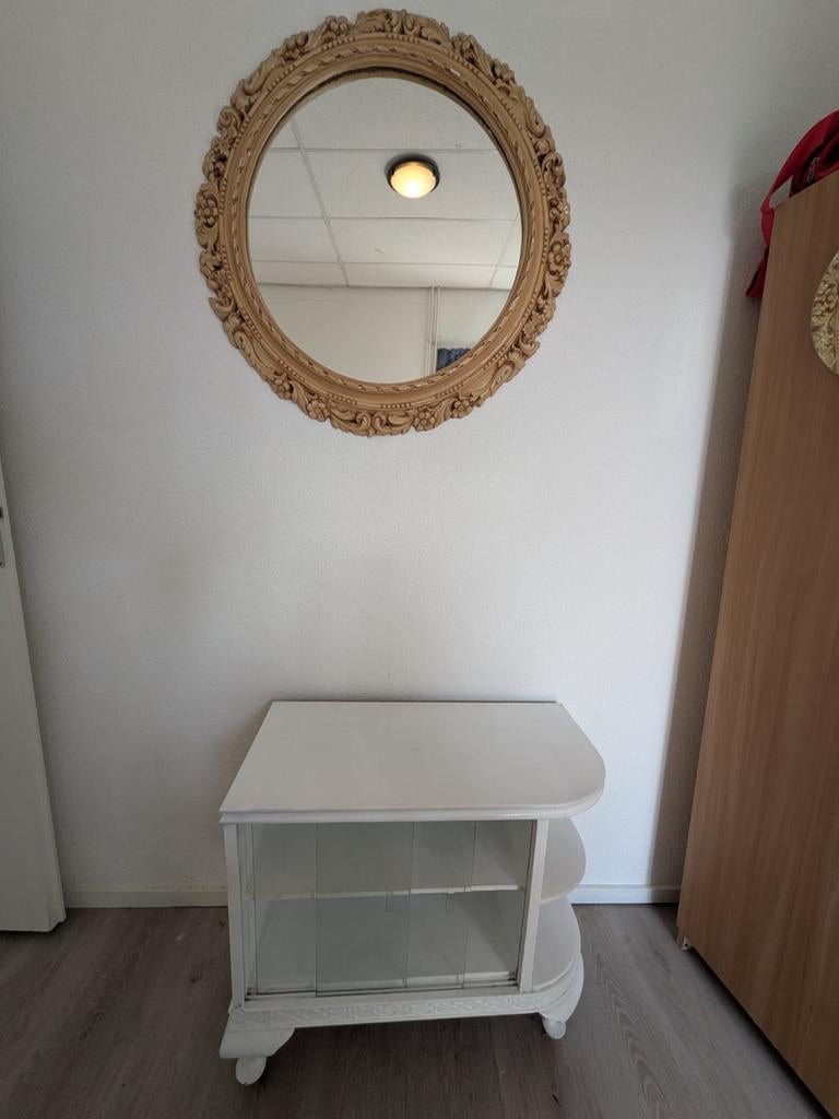 Vintage witte vitrinekast / dressoir met glazen schuifdeuren, 100 tot 150 cm, Glas, Vintage, Klassiek, Ophalen of Verzenden