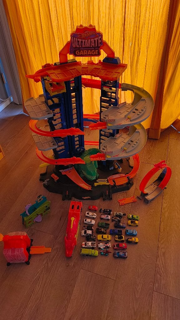Hotwheels ultimate garage, Kinderen en Baby's, Speelgoed | Racebanen, Ophalen, Racebaan, Zo goed als nieuw, Hot Wheels