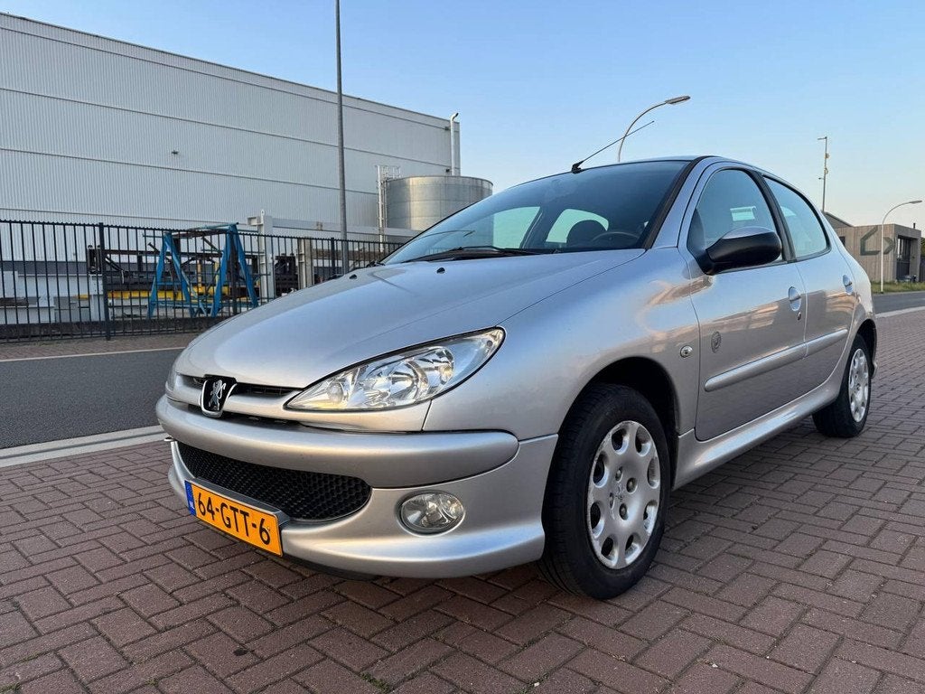 Peugeot 206 1.4 /Airco/Cruise/1e eigenaar/Nieuwe APK, Auto's, Voorwielaandrijving, Stof, 31 €/maand, 4 cilinders