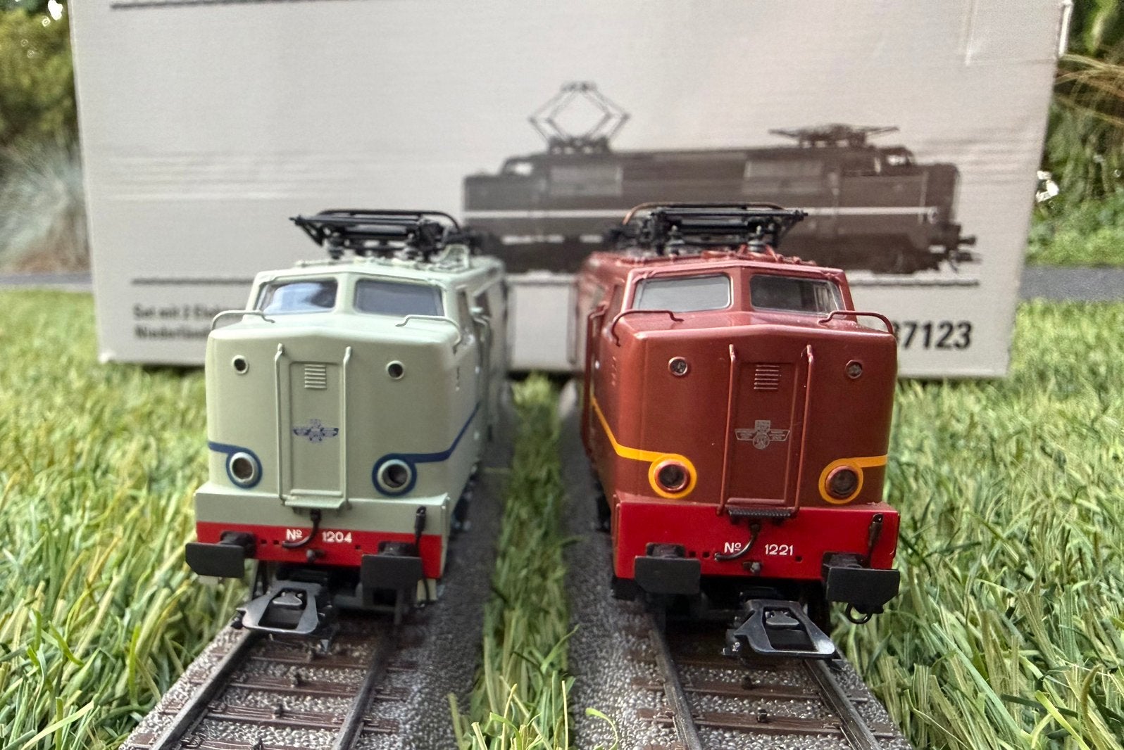 Märklin HO 37123 NS Dubbelset 1200 serie (exclusief!), Hobby en Vrije tijd, Modeltreinen | H0, Wisselstroom, Locomotief, Ophalen of Verzenden
