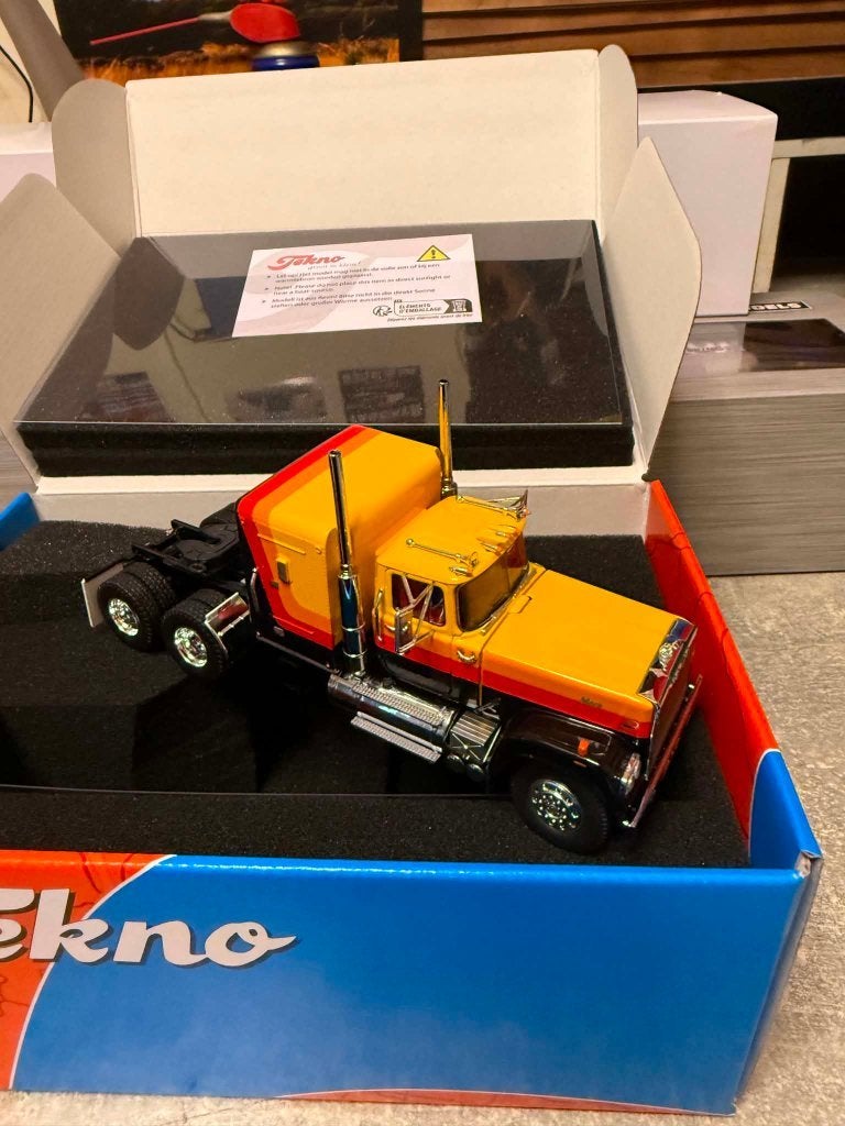 Mack super-liner demo tekno, Hobby en Vrije tijd, Modelauto's | 1:50, Ophalen of Verzenden, Nieuw, Bus of Vrachtwagen, Tekno