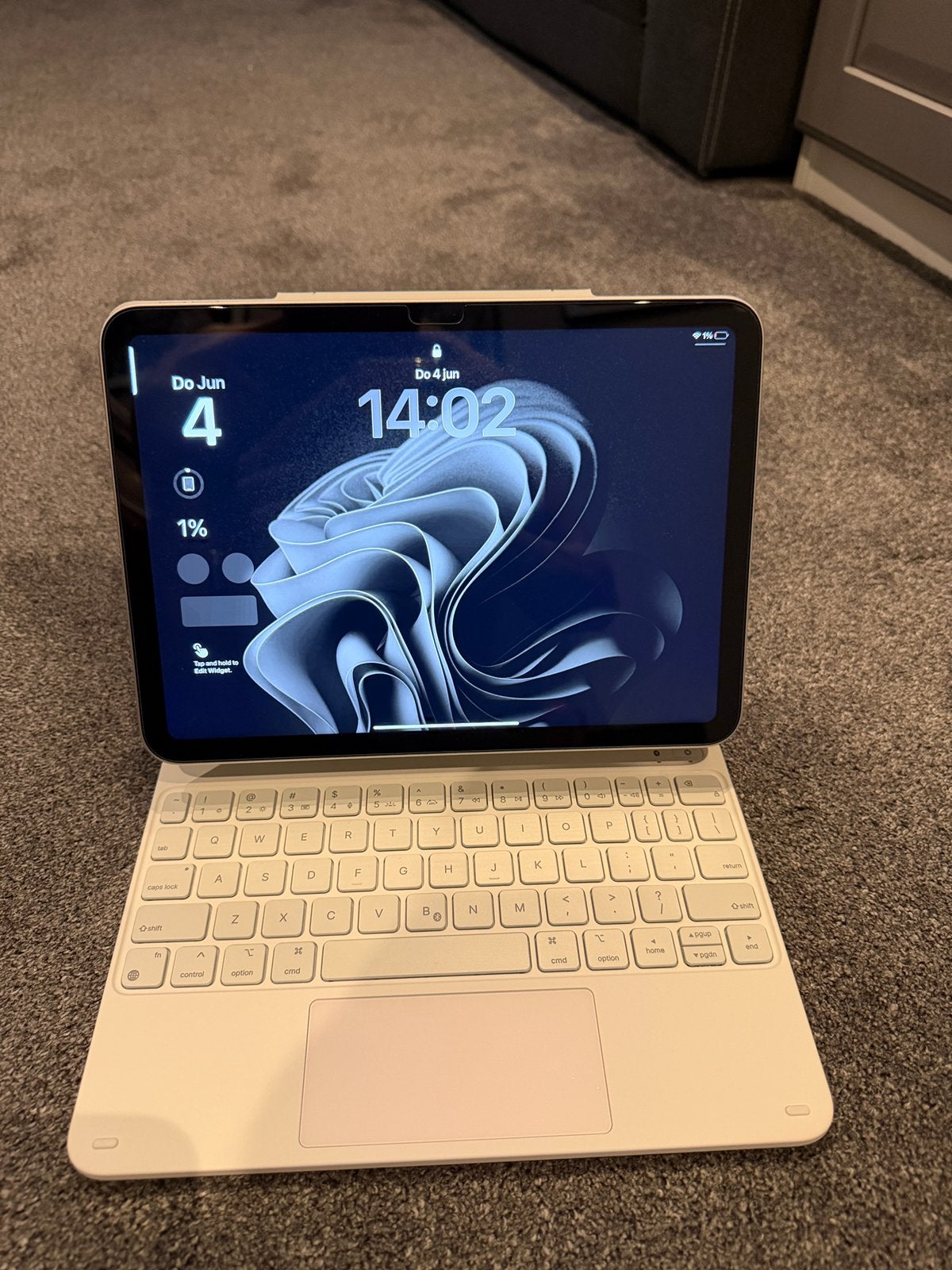 Gloednieuwe ipad a16 128gb grijs met esr magic keyboard, Computers en Software, Windows Tablets, A16, Usb-aansluiting, 11 inch