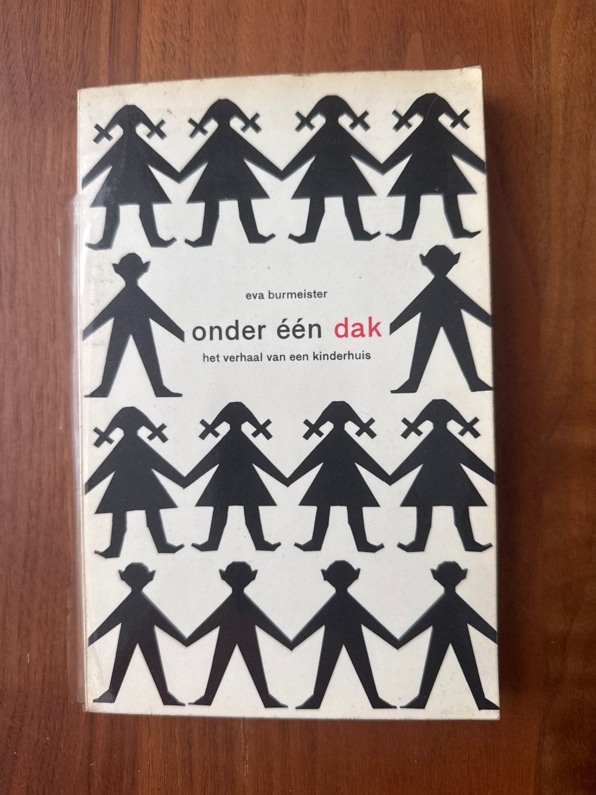 Onder één dak - Het verhaal van een kinderhuis (1953), Ophalen of Verzenden, Zo goed als nieuw, Non-fictie