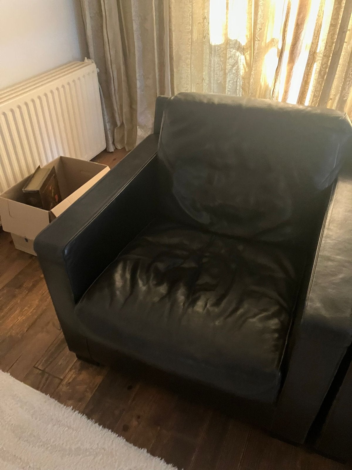 Gratis: Comfortabele zwarte leren fauteuil 2 x, Ophalen, Gebruikt, Leer, 75 tot 100 cm