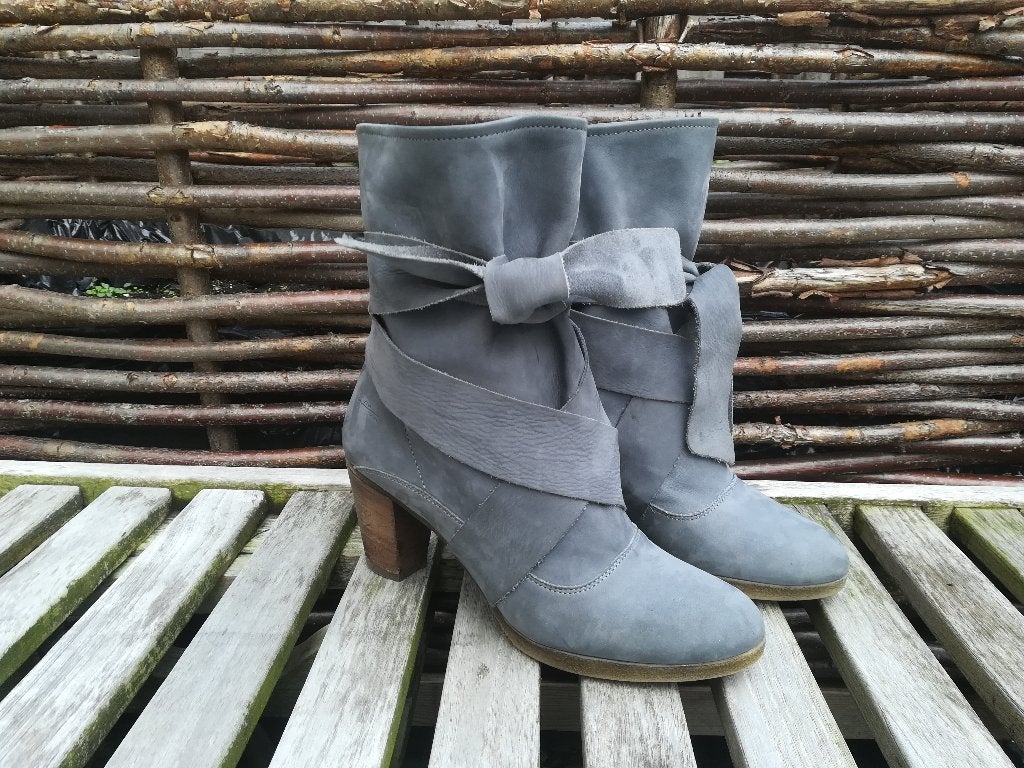 Via Vai Laarzen Leer Grijs met Wikkelbanden maat 40, Kleding | Dames, Via Vai, Hoge laarzen, Ophalen of Verzenden, Zo goed als nieuw