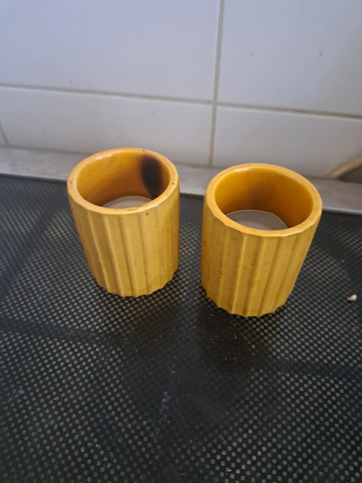 2 oker gele waxine lichtjes gebruikt, Ophalen, Kunststof, Rond, Minder dan 40 cm