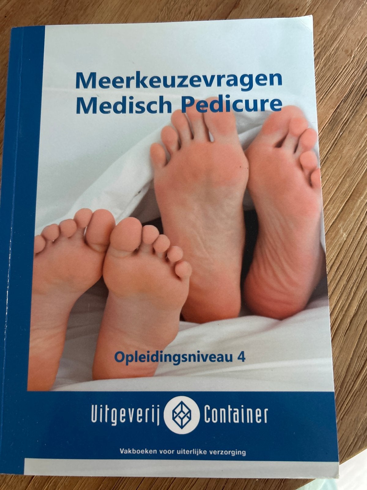 Meerkeuzevragen Medisch Pedicure Opleidingsniveau 4, Verzenden, Zo goed als nieuw, MBO