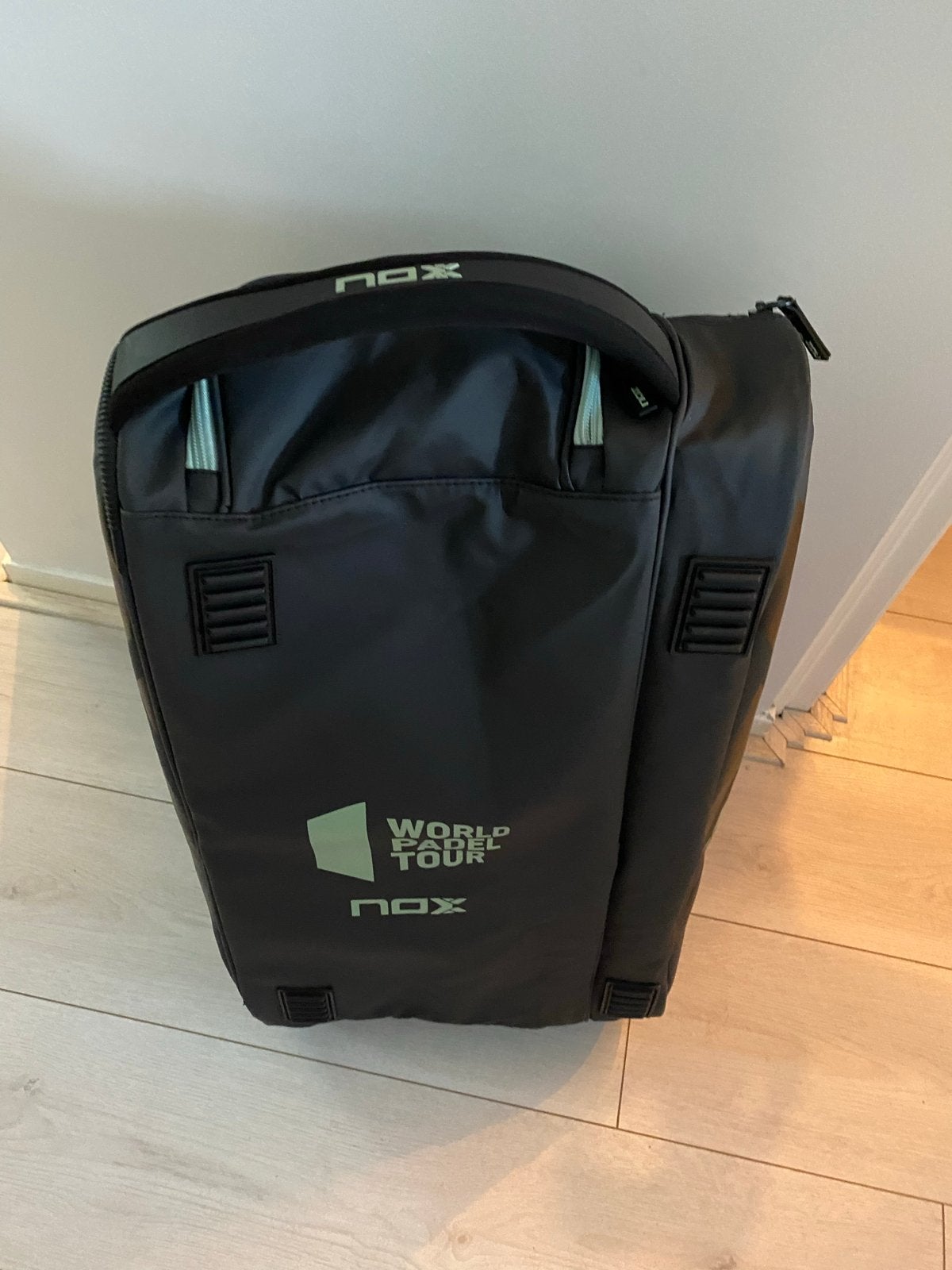 Nox World Padel Tour Padel Tas - Zo goed als nieuw, Zwart, Overige maten, Ophalen of Verzenden, Zo goed als nieuw