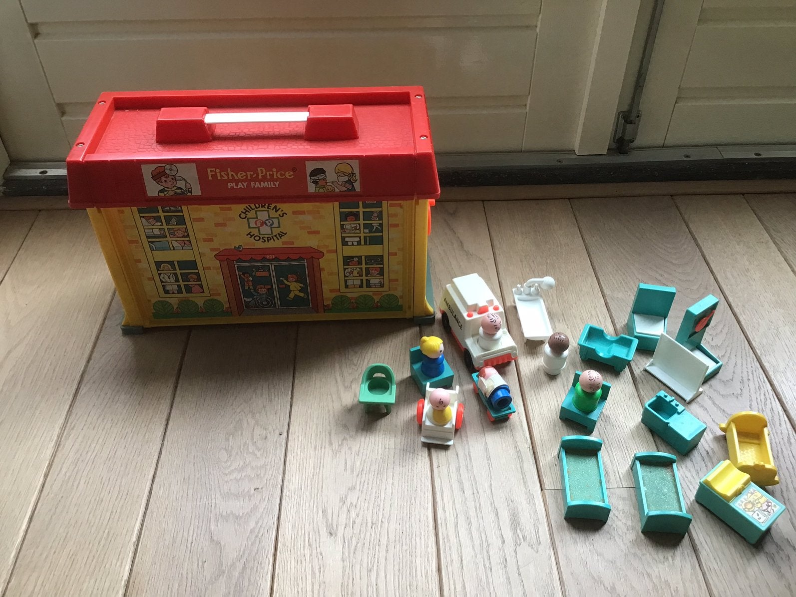 Fisher Price ziekenhuis nr 931 bijna compleet., Kinderen en Baby's, Speelgoed | Fisher-Price, Ophalen of Verzenden, Zo goed als nieuw