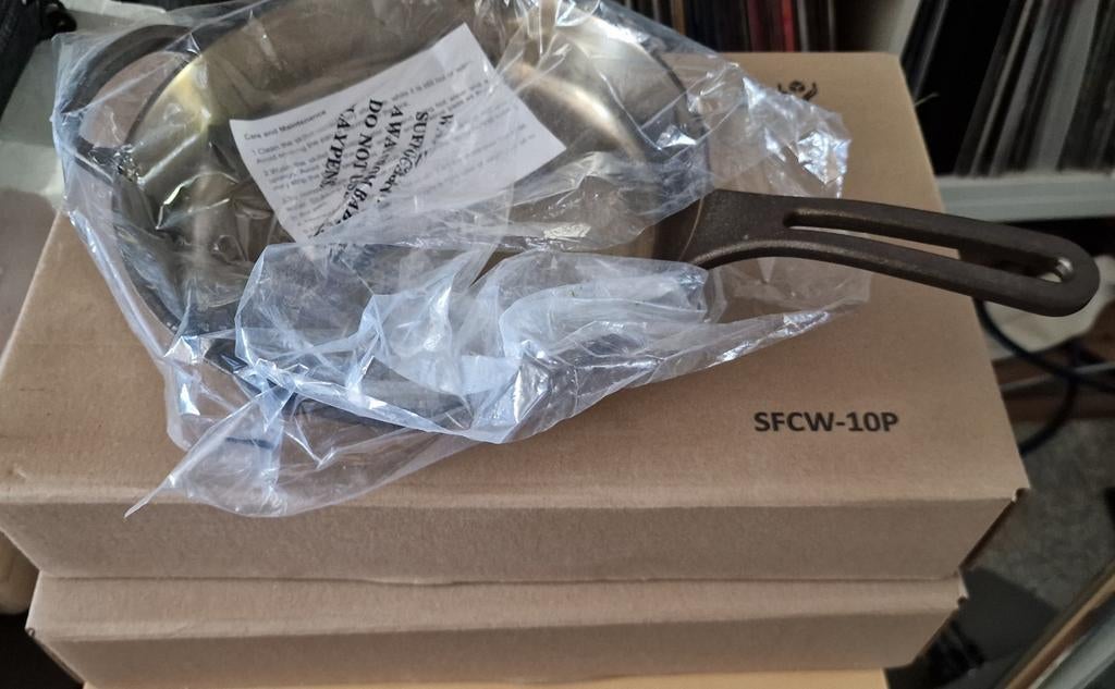 Koekenpan Polished Gietijzer, 26cm, NIEUW, Huis en Inrichting, Keuken | Potten en Pannen, Ophalen of Verzenden, Nieuw, Gietijzer