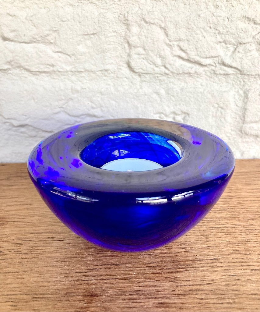 Kosta Boda Atoll: waxinelichthouder kobalt blauw Zweden., Antiek en Kunst, Ophalen of Verzenden