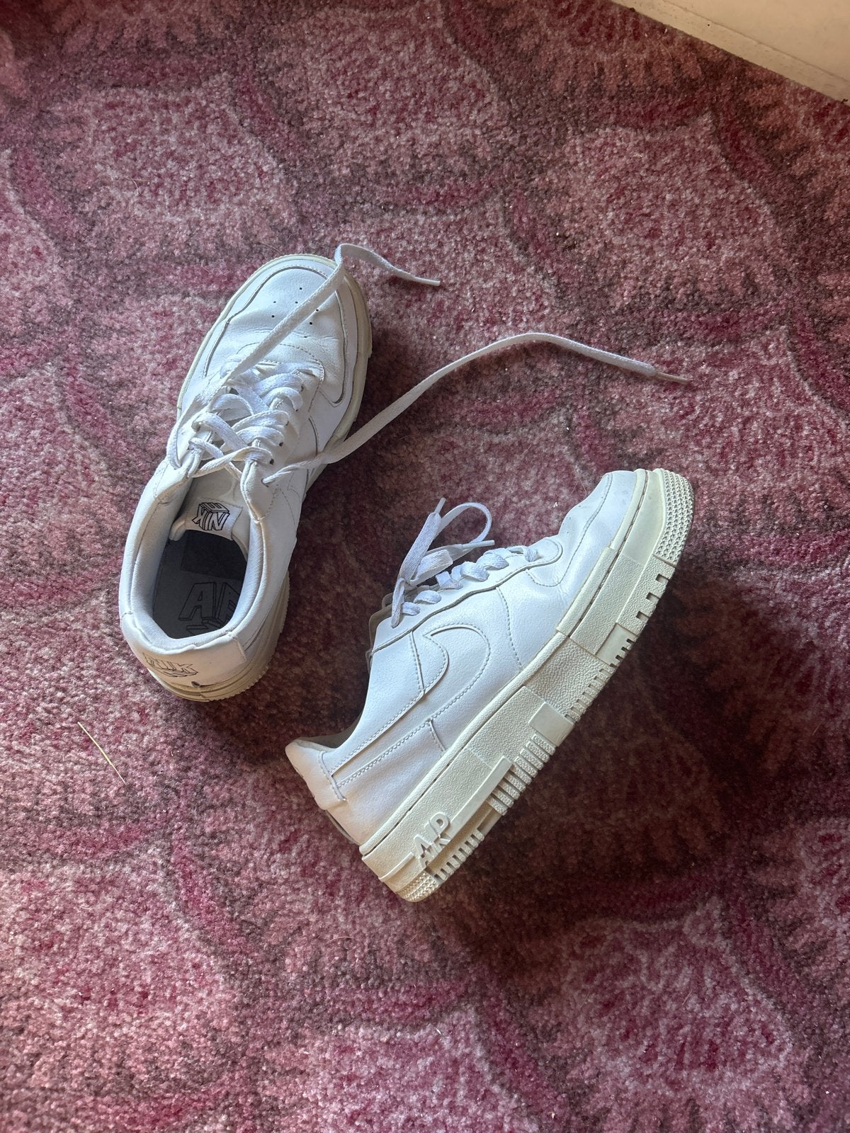 Witte Nike Air Force 1 sneakers - Gedragen, Ophalen of Verzenden, Gedragen, Wit, Sneakers of Gympen