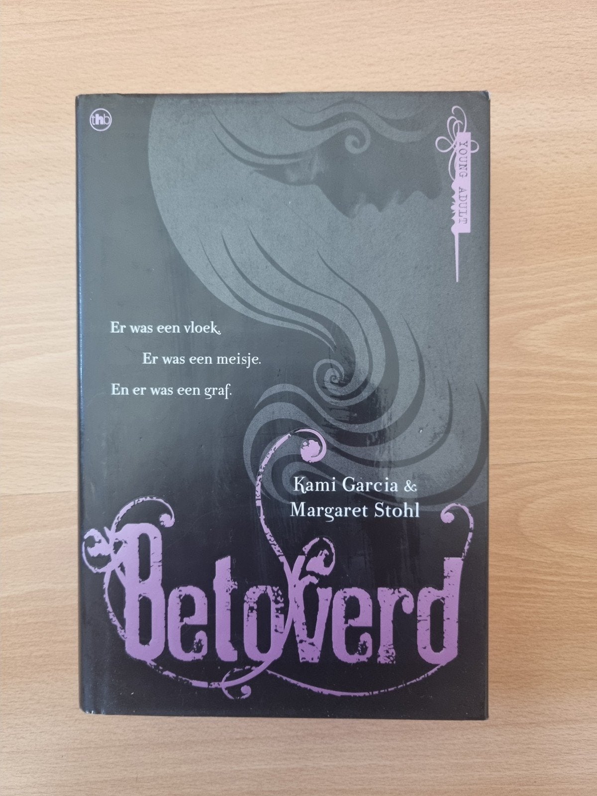 Betoverd - Kami Garcia & Margaret Stohl (Young Adult), Boeken, Ophalen of Verzenden, Zo goed als nieuw, Kami Garcia & Margaret Stohl