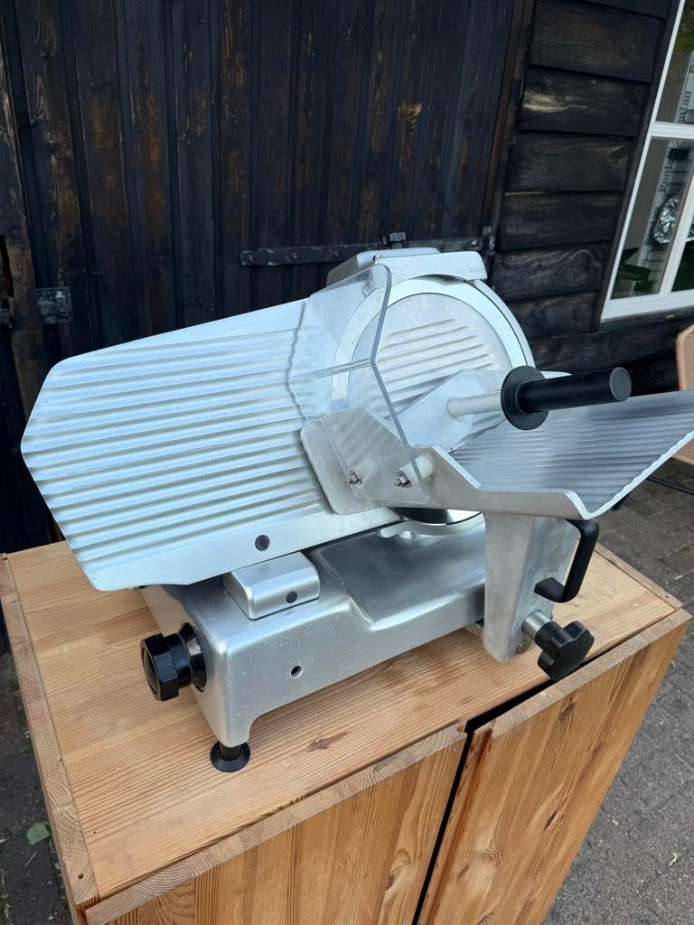 Professionele vleessnijmachine 300mm Electrolux, Snijmachine, Ophalen of Verzenden, Gebruikt, Metaal